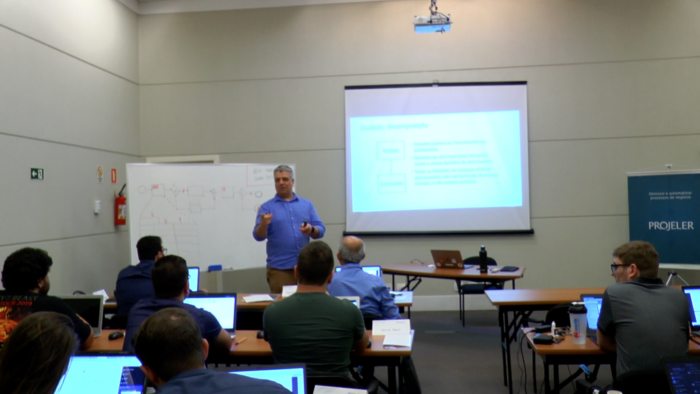 Venha colocar a mão na massa para aprender como ir da modelagem à execução com técnicas e tecnologias modernas.